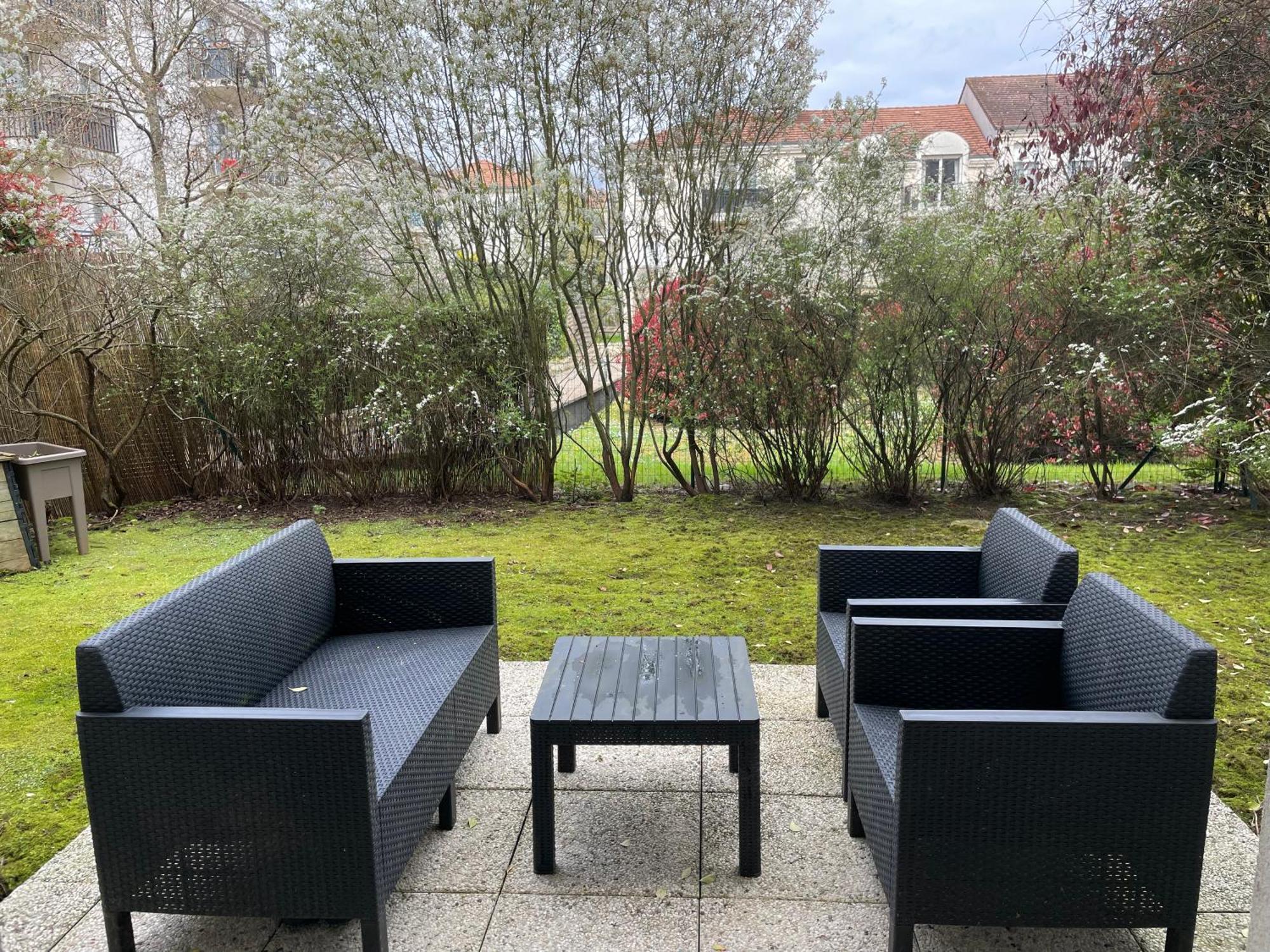 1 Bedroom With Garden, Train Station, Disneyland, Val D'Europe Bussy-Saint-Georges Exteriör bild